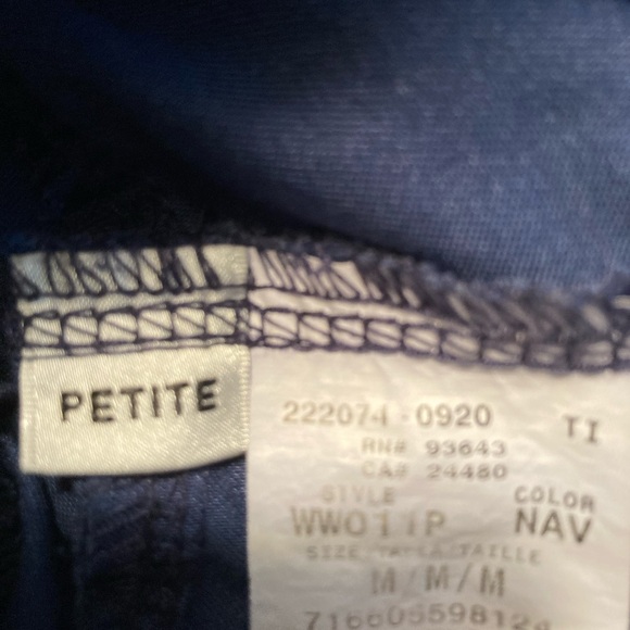 Women’s Navy Cherokee Revolution Scrub Pants - M petite (best for 5’ or under) - Picture 6 of 6